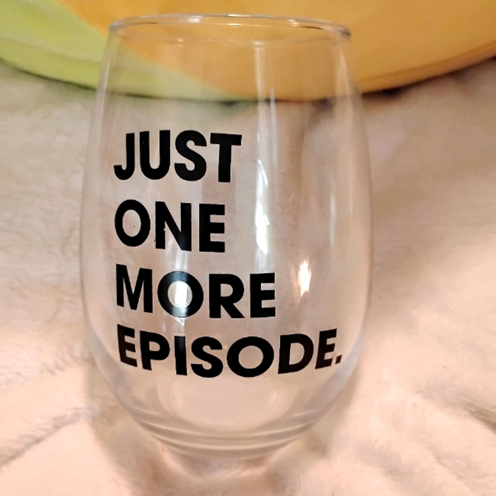 🐰🎉16oz Stemless Wine Glass - Picture 1 of 1